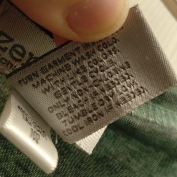 Chico's Zenergy Size Large (2) Artsy Rhinestone 3/4 Sleeves w/ Eyelet Detail Top - Picture 6 of 6